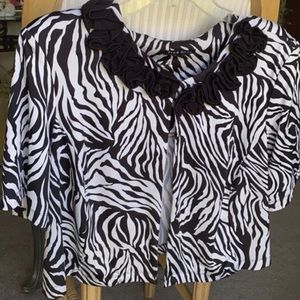 Black and white True Envy shrug sweater size 18W
